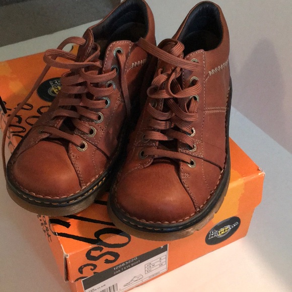 Shoes - Picture 4 of 5